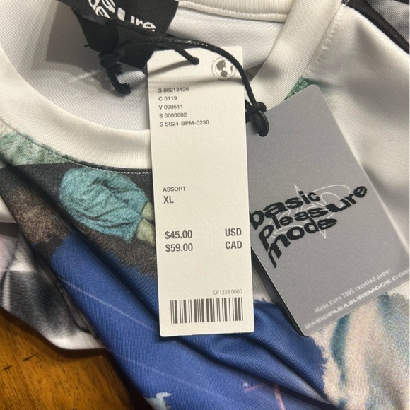 *NWT* Basic Pleasure Mode Sofia Baby Tee from Urban Outfitters, Size XL - Picture 15 of 16